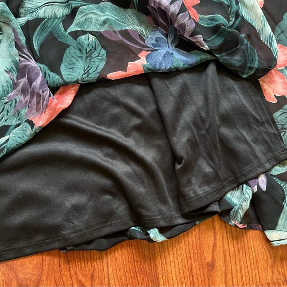 LuLu’s Tropical Open Back Maxi Dress - size SMALL - Picture 7 of 13